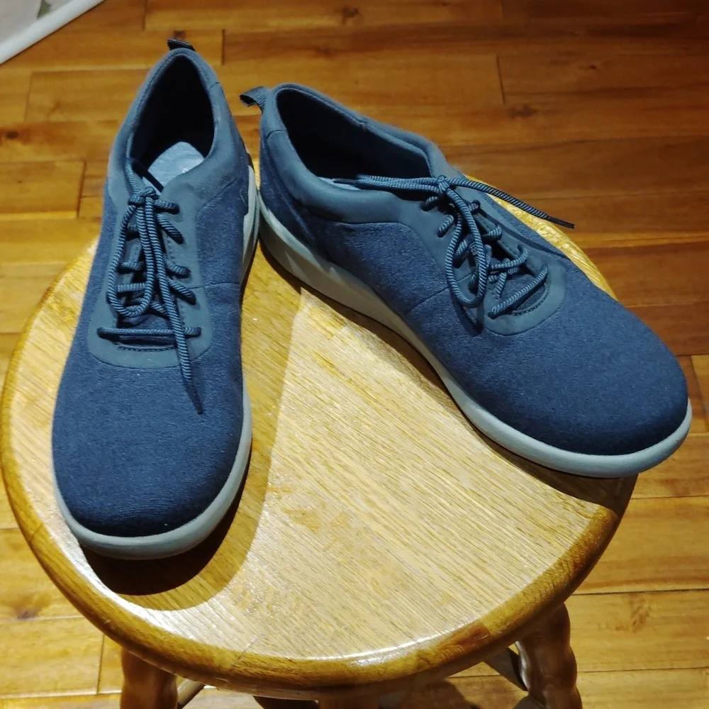 NEW Clark's Women's Cloudsteppers Sillian 2.0 Pace Sneakers